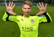 Ron-Robert Zieler assina pelo Leicester City FC