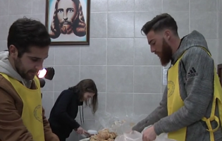 José Sá preparou e distribuiu comida para pessoas carenciadas por Porto