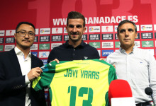 Javi Varas assina pelo Granada CF