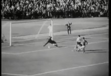 Mundial’1962: Lev Yashin defendeu num um-para-um desde o meio-campo