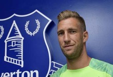 Maarten Stekelenburg renova pelo Everton FC