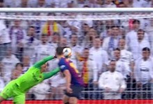 Marc-André Ter Stegen defende em última instância até brilhar em voo – Real Madrid CF 0-3 FC Barcelona