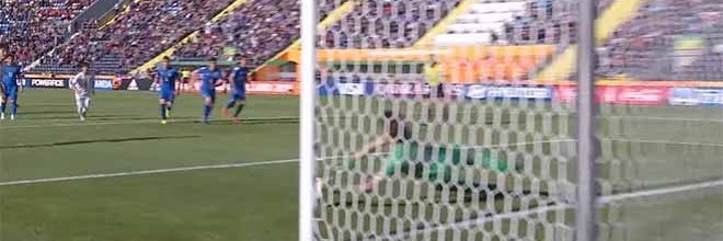Marco Carnesecchi defende grande penalidade no Itália 0-0 Japão (Mundial sub-20)