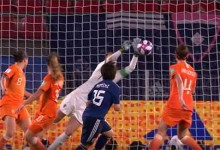 Sari van Veenendaal vale quartos-de-final ao negar golo de belo efeito – Holanda 2-1 Japão