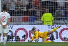Alyssa Naeher garante final ao defender penalti no fim do encontro – Estados Unidos 2-1 Inglaterra