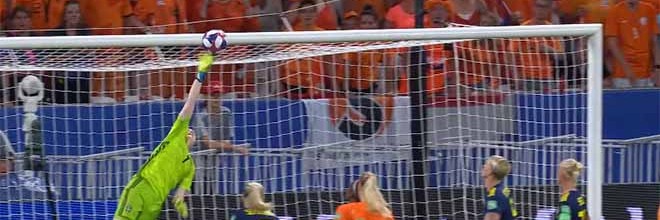 Sari van Veenendaal e Hedvig Lindahl destacam-se em várias defesas – Holanda 1-0 Suécia