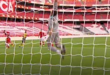 Odisseas Vlachodimos respalda bola resvalada – SL Benfica 2-0 Moreirense FC