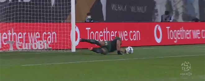 Samuel Portugal tranca a baliza em três defesas – Portimonense SC 3-0