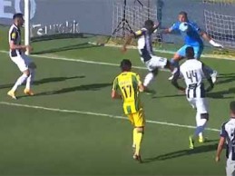 Samuel Portugal evita auto-golo de forma caricata – CD Tondela 0-3 Portimonense SC
