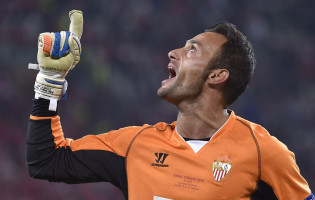Beto terá contrato renovado pelo Sevilla