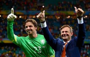Frans Hoek, a quem deve ser dado o crédito, do êxito de Van Gaal, da Holanda e de Tim Krul