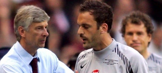 Almunia: Wenger manda mensagem ao ex-guarda-redes