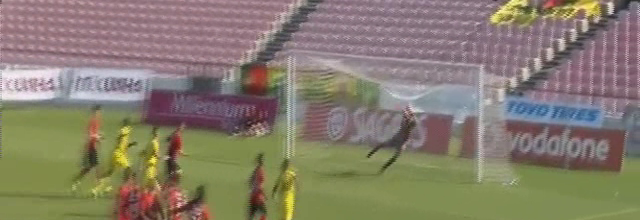 Alireza Haghighi estreia-se em bom plano pelo Penafiel contra o FC Paços de Ferreira (1-0)