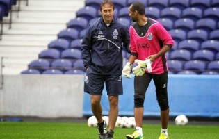 Helton regressa aos treinos 7 meses depois