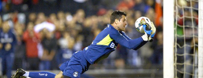 Marcelo Grohe bate recorde de jogos sem sofrer golos na baliza do Grêmio