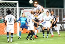 Marcelo Grohe há 415 minutos e 4 jogos sem sofrer golos