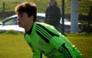 Mile Svilar pretendido por grandes Ingleses com 15 anos