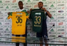 Jailson assina e apresenta-se com “cara de mau” no Palmeiras