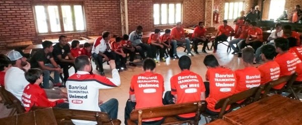 Guarda-Redes e treinadores do Internacional promovem confraternização