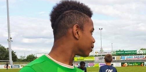 Nicolas Tié: Chelsea contrata guarda-redes de 13 anos