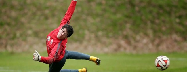 Emil Balayev, o Buffon do Azerbaijão, assina pelo Eintracht Frankfurt