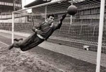 Costa Pereira é o guarda-redes do Onze Histórico das Quinas de Ouro da FPF