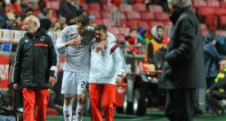 Júlio César, lesionado, deve parar 3 semanas