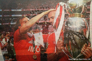 Hugo Oliveira entregou taça de campeão a Paulo Lopes