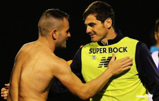 David Dinis brilhou contra o FC Porto e ainda trocou de camisola com Casillas