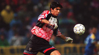 Gianluigi Buffon estreou-se há vinte anos num Parma 0-0 Milan VÍDEO