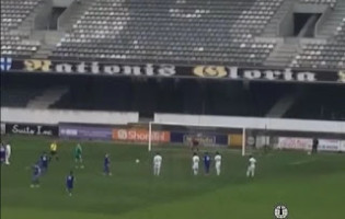 Makaridze defende penalti e marca outro para dar vitória ao Feirense VÍDEO