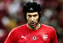Petr Cech pediu para jogar sem capacete