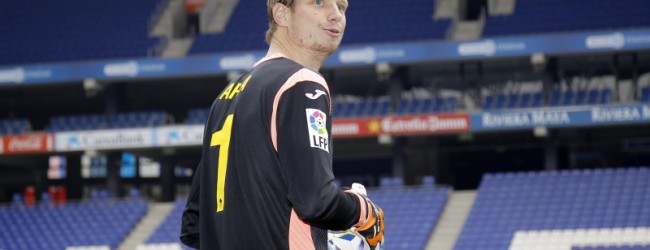 Giedrius Arlauskis emprestado ao RCD Espanyol e sofre seis golos na estreia