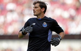 Iker Casillas “entregou-se como ningúem”, segundo Lopetegui