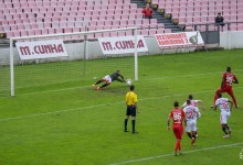 José Moreira defende penalti no FC Penafiel 1-1 SC Olhanense