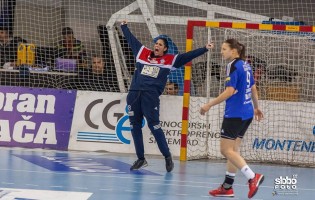 Marta Zderic faz 19 defesas no ZRK Buducnost 31-19 RK Vardar