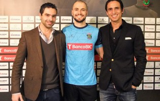 Mário Felgueiras assina pelo FC Paços de Ferreira