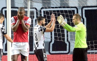 Mika não perde desde o regresso e não sofre há três jogos no Boavista FC