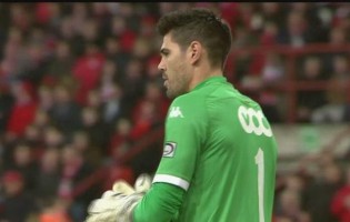 Víctor Valdés só pode negociar com outro clube em junho