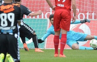 Rui Vieira entra após expulsão de Cássio Anjos e defende penalti no CD Nacional 1-0 Rio Ave FC