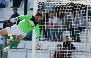 Vítor São Bento em destaque no SC Farense 1-0 Oriental