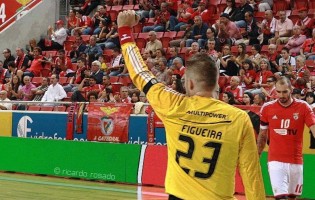 Hugo Figueira brilha em vitória histórica – SL Benfica 22-20 FC Porto