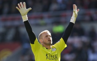 Kasper Schmeichel não sofre há 490 minutos pelo Leicester City FC
