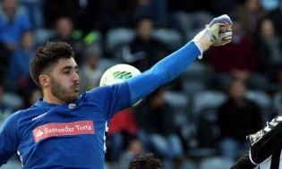 Rui Silva brilha e Iker Casillas defende-se no FC Porto 4-0 CD Nacional