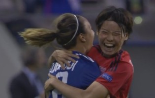 Sarah Bouhaddi vence Champions League pelo Lyon com dois penaltis defendidos
