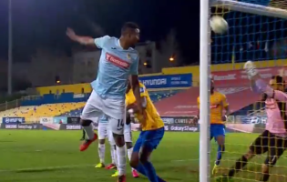 Rafael Bracali assina defesa impressionante no Estoril 1-1 FC Arouca