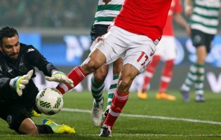 Rui Patrício foi o guarda-redes menos batido e com mais jogos sem sofrer na Primeira Liga 2015/2016