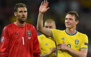 Andreas Isaksson retira-se da seleção da Suécia