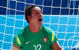 Elinton Andrade é o melhor guarda-redes e jogador e é campeão da Taça Europeia por Portugal