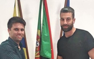 Filipe Leão assina pelo CD Cova da Piedade
